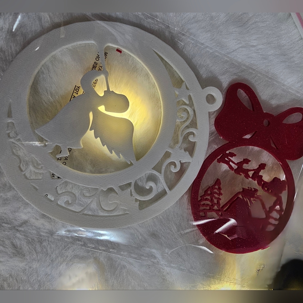 2 Pcs Beautiful printed tree ornaments